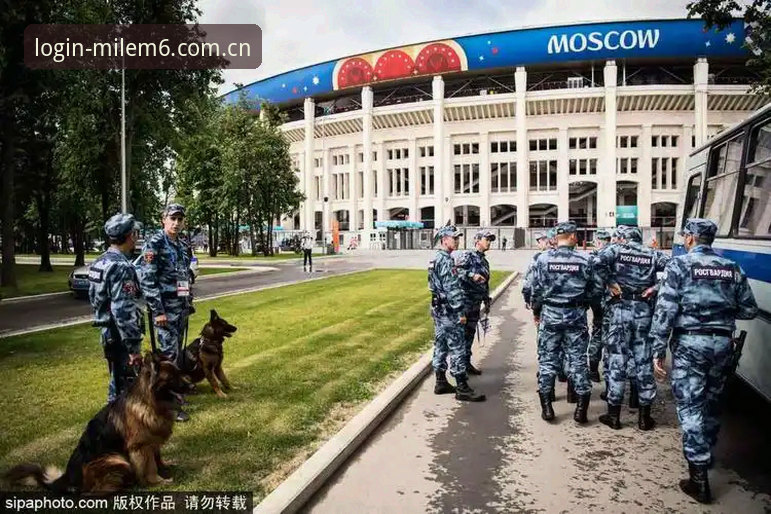 世界杯安保策略最新动态：英国警员缩减至3人，M6米乐平台用户探讨远程管理创新